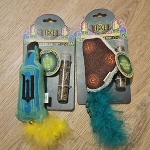Wicked Cat Toy Set with Feathers